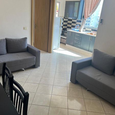 Tulipani Apartments Near Promenade Sarande Bagian luar foto