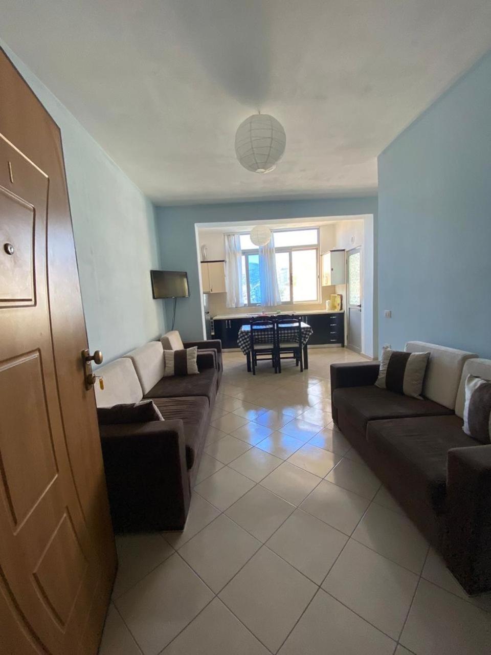 Tulipani Apartments Near Promenade Sarande Bagian luar foto