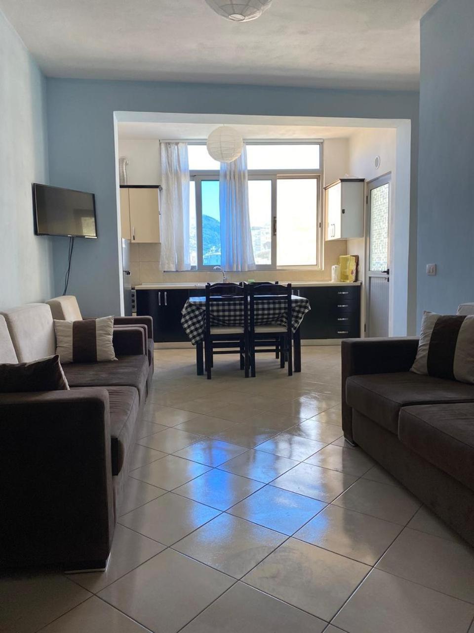 Tulipani Apartments Near Promenade Sarande Bagian luar foto
